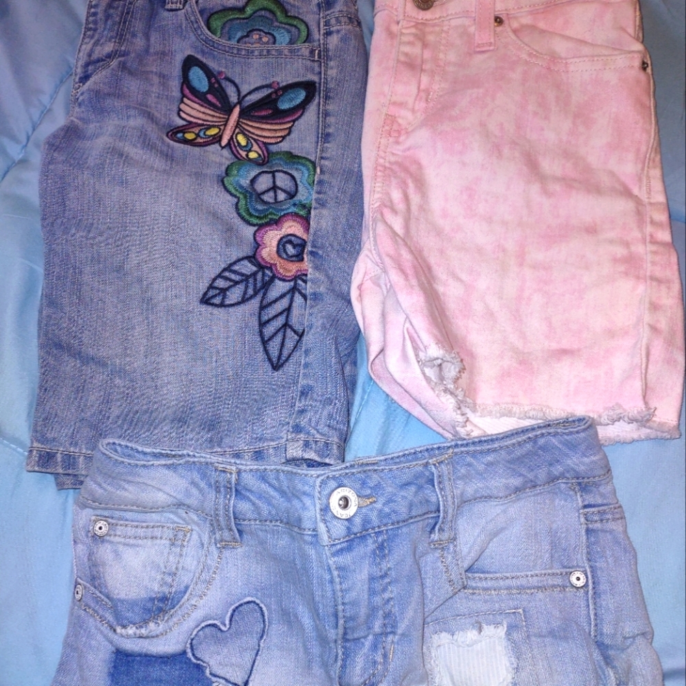 GIRL'S SZ 12 SHORTS! PERFECT FOR WARM DAYS!